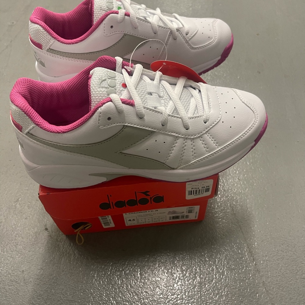 Brand-new kids shoe size 4 in half Diadora
